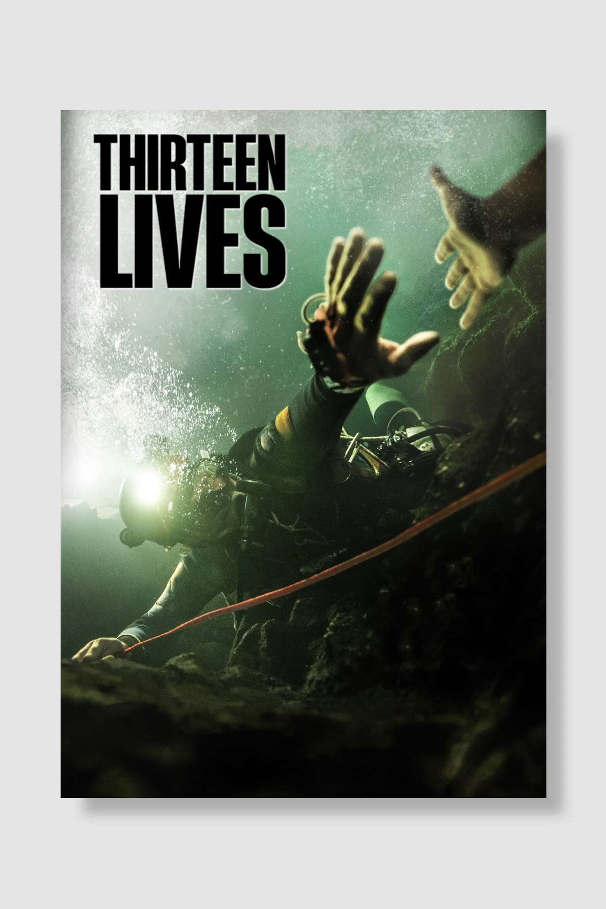 On Üç Yaşam - Thirteen Lives Film Poster Çerçevesiz Yüksek Kalite Film Afiş Duvar Poster - En İyi Fiyatlarla