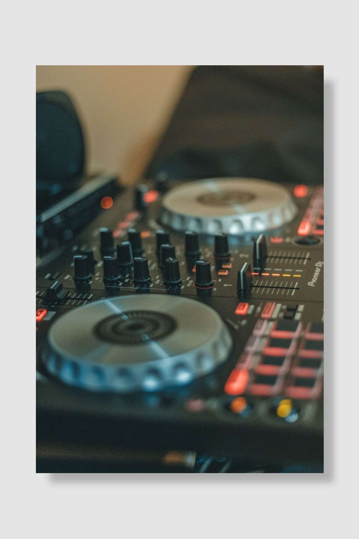 Closeup DJ Mixer Müzik Poster Çerçevesiz Yüksek Kalite Müzik Afiş Duvar Poster